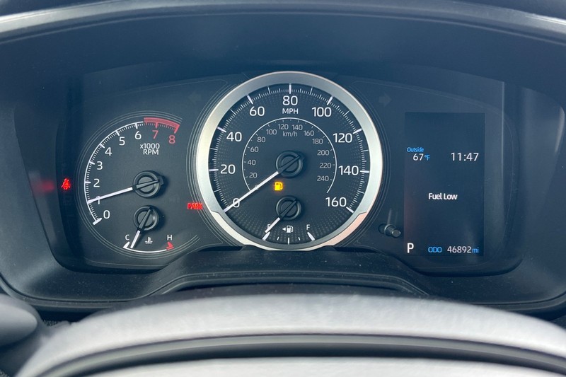 Toyota Corolla Vehicle Full-screen Gallery Image 22