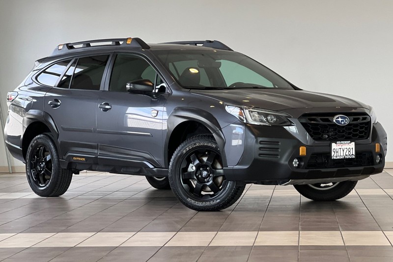 Subaru Outback Vehicle Full-screen Gallery Image 02