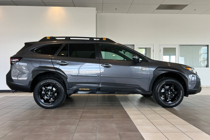 Subaru Outback Vehicle Full-screen Gallery Image 03