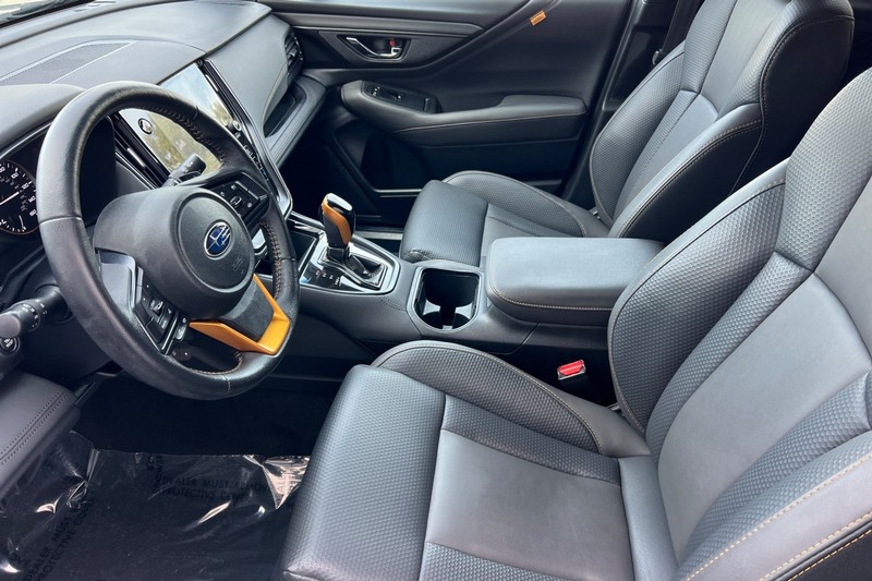 Subaru Outback Vehicle Full-screen Gallery Image 10