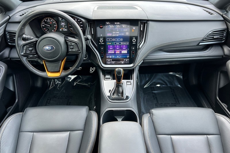 Subaru Outback Vehicle Full-screen Gallery Image 13