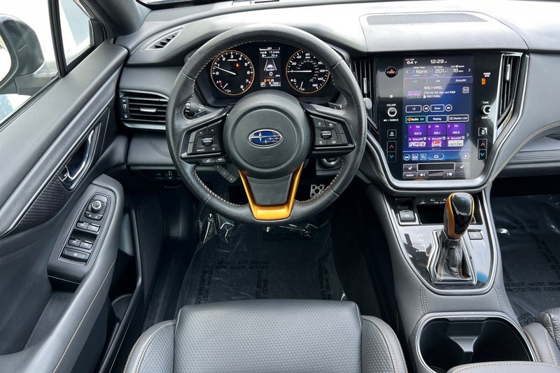 Subaru Outback Vehicle Full-screen Gallery Image 14