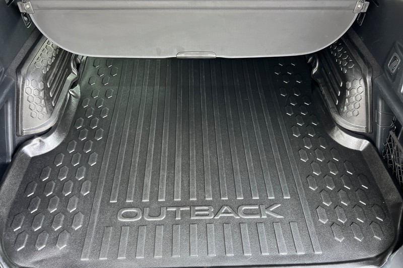 Subaru Outback Vehicle Full-screen Gallery Image 15
