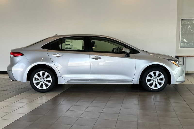 Toyota Corolla Vehicle Full-screen Gallery Image 04