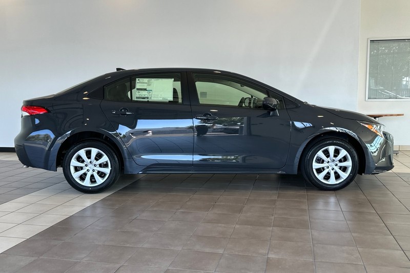 Toyota Corolla Vehicle Full-screen Gallery Image 04