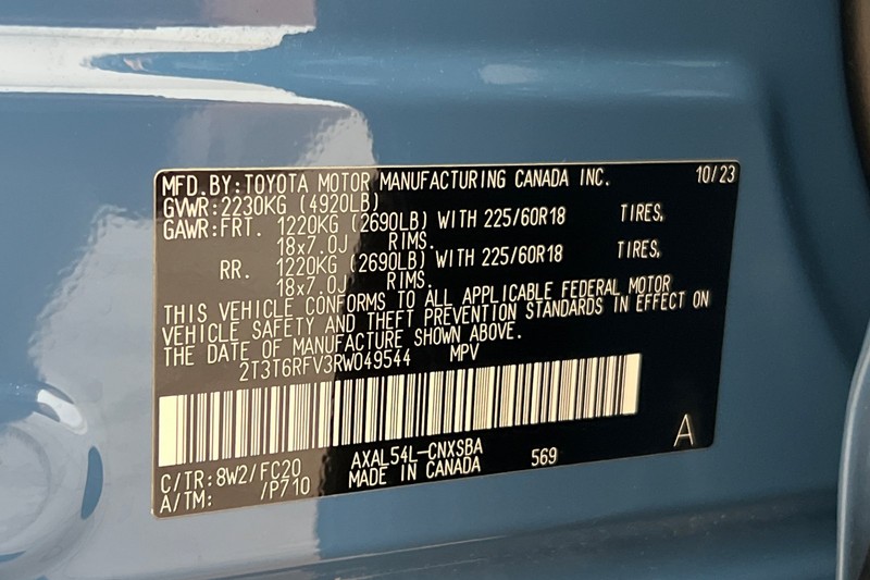 Toyota RAV4 Hybrid Vehicle Full-screen Gallery Image 29