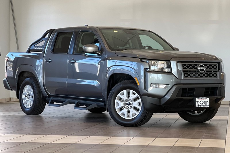 Nissan Frontier Vehicle Full-screen Gallery Image 02