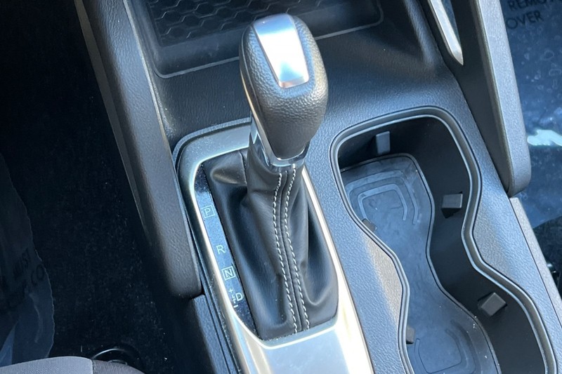 Nissan Frontier Vehicle Full-screen Gallery Image 20