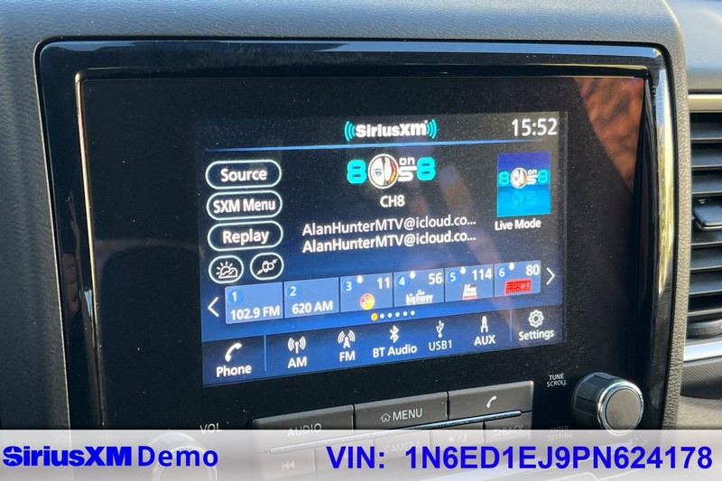 Nissan Frontier Vehicle Full-screen Gallery Image 27