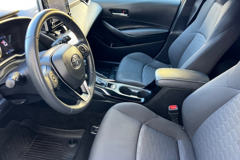 Toyota Corolla Vehicle Full-screen Gallery Image 10