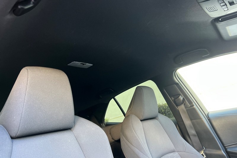 Toyota Corolla Vehicle Full-screen Gallery Image 17