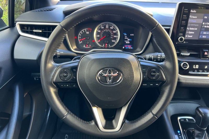 Toyota Corolla Vehicle Full-screen Gallery Image 23