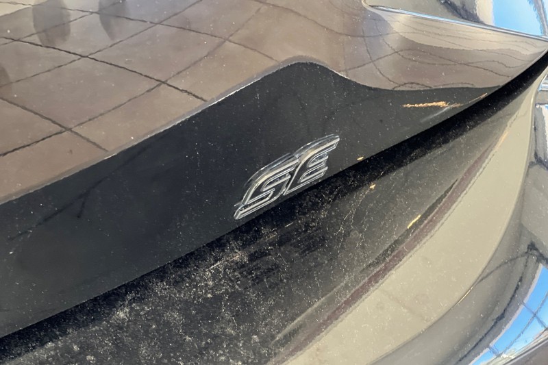 Toyota Corolla Vehicle Full-screen Gallery Image 27