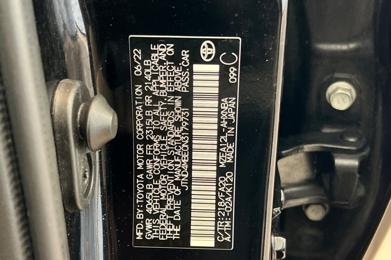 Toyota Corolla Vehicle Full-screen Gallery Image 29