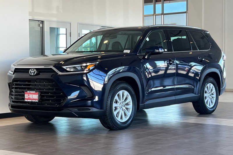 Toyota Grand Highlander Vehicle Full-screen Gallery Image 08