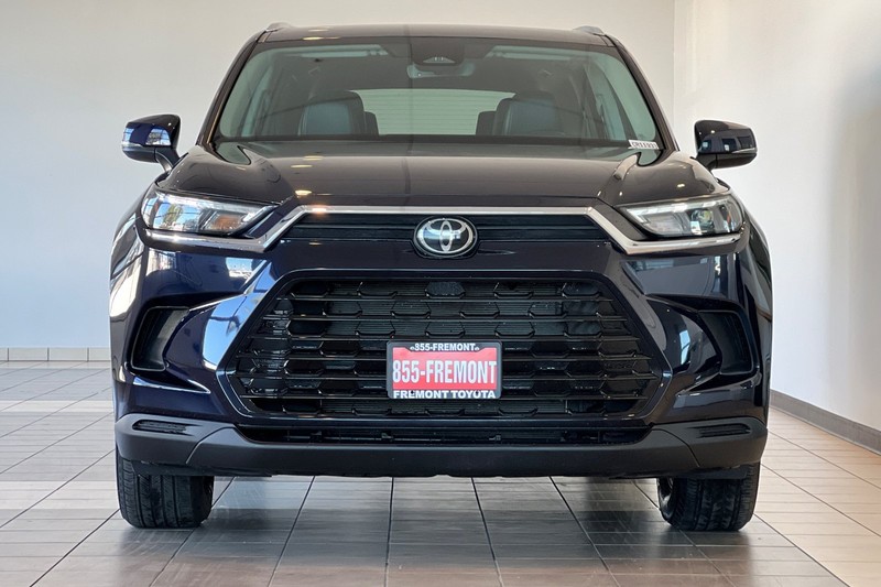 Toyota Grand Highlander Vehicle Full-screen Gallery Image 09