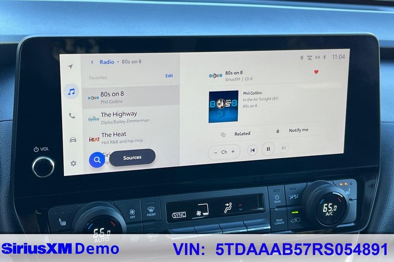 Toyota Grand Highlander Vehicle Full-screen Gallery Image 29