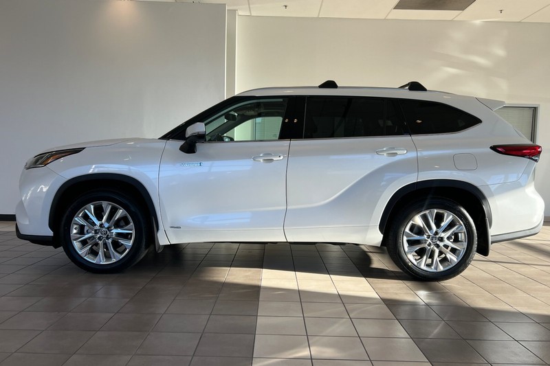Toyota Highlander Hybrid Vehicle Full-screen Gallery Image 07