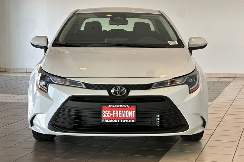 Toyota Corolla Vehicle Full-screen Gallery Image 03