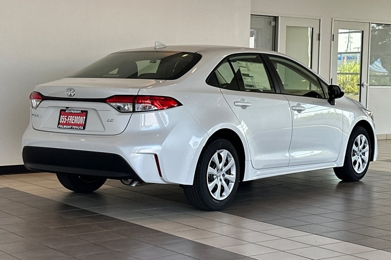 Toyota Corolla Vehicle Full-screen Gallery Image 05