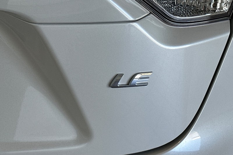 Toyota Corolla Vehicle Full-screen Gallery Image 07