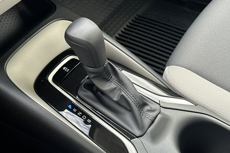 Toyota Corolla Vehicle Full-screen Gallery Image 18