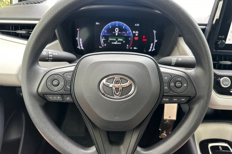 Toyota Corolla Vehicle Full-screen Gallery Image 19