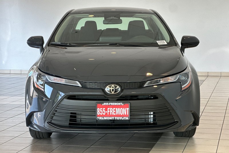 Toyota Corolla Vehicle Full-screen Gallery Image 03