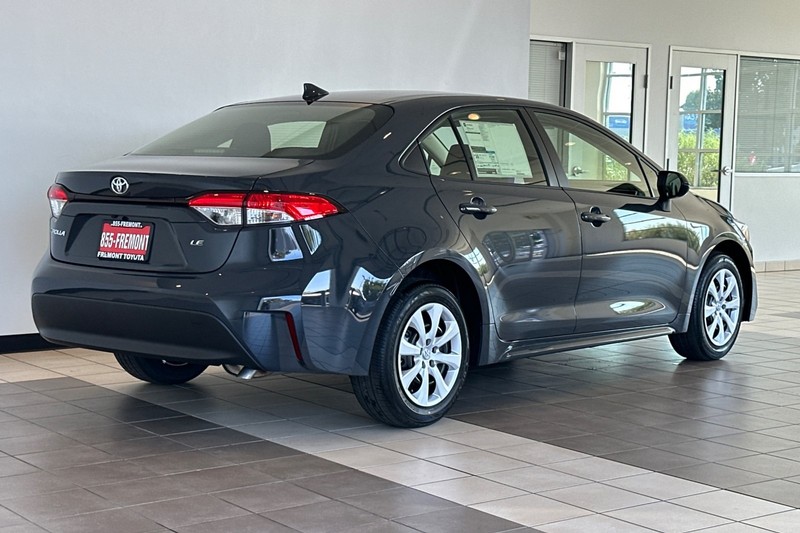 Toyota Corolla Vehicle Full-screen Gallery Image 05