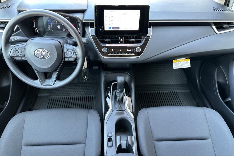 Toyota Corolla Vehicle Full-screen Gallery Image 11