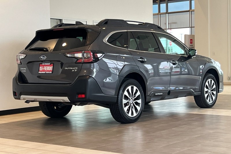 Subaru Outback Vehicle Full-screen Gallery Image 04