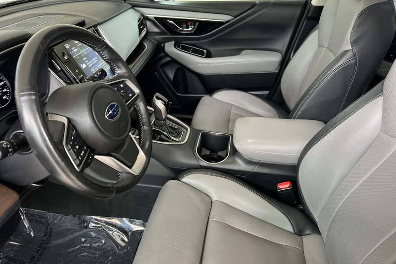 Subaru Outback Vehicle Full-screen Gallery Image 10