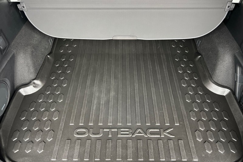 Subaru Outback Vehicle Full-screen Gallery Image 15