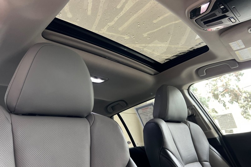 Subaru Outback Vehicle Full-screen Gallery Image 17