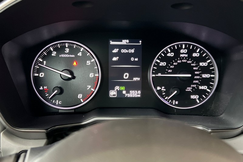 Subaru Outback Vehicle Full-screen Gallery Image 25