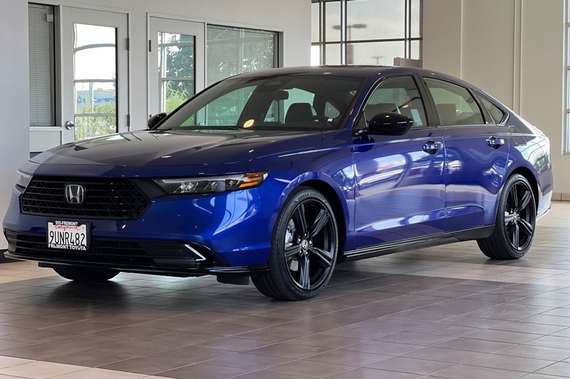 Honda Accord Hybrid Vehicle Full-screen Gallery Image 08