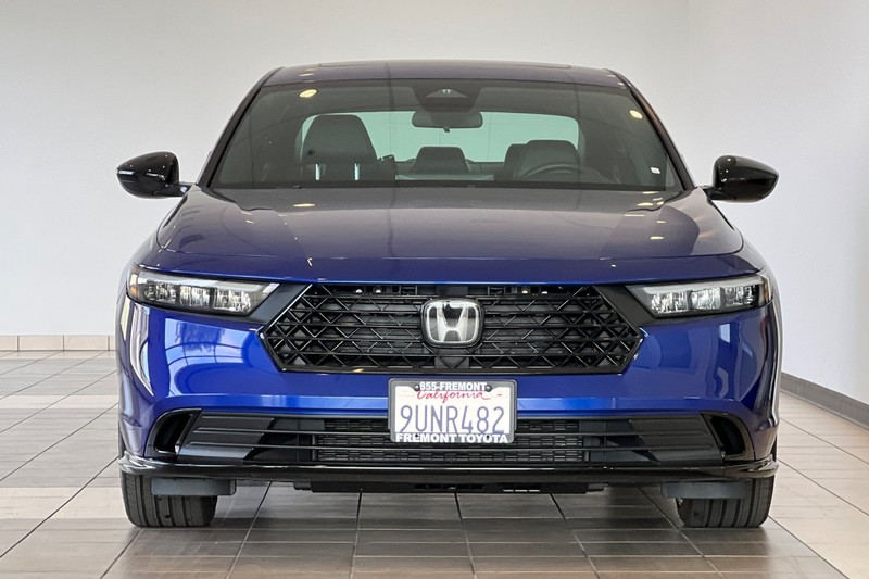 Honda Accord Hybrid Vehicle Full-screen Gallery Image 09