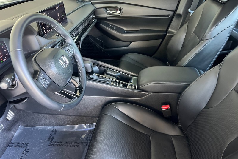 Honda Accord Hybrid Vehicle Full-screen Gallery Image 10