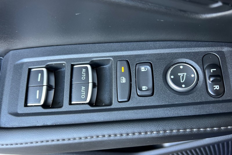 Honda Accord Hybrid Vehicle Full-screen Gallery Image 11