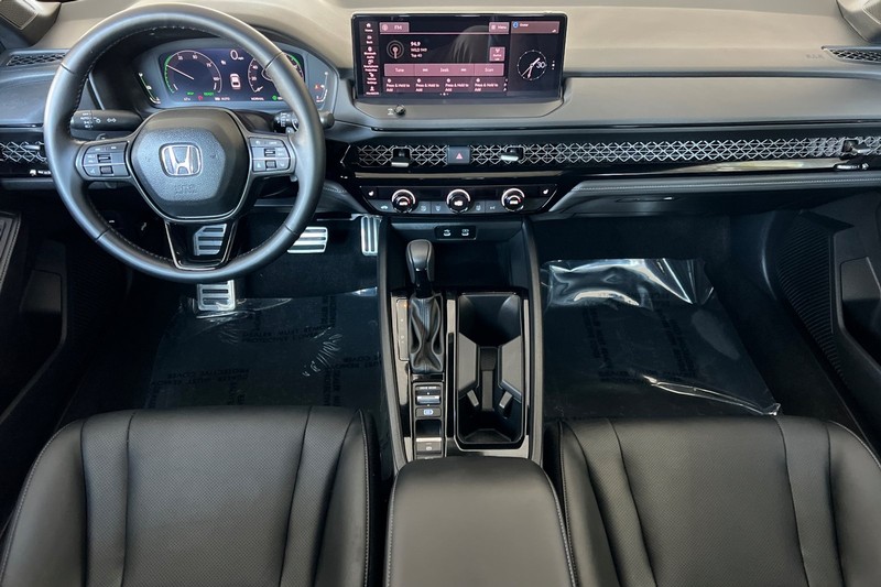 Honda Accord Hybrid Vehicle Full-screen Gallery Image 13