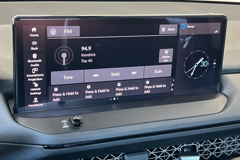 Honda Accord Hybrid Vehicle Full-screen Gallery Image 17