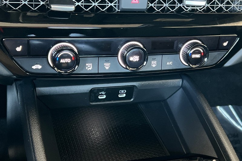 Honda Accord Hybrid Vehicle Full-screen Gallery Image 19