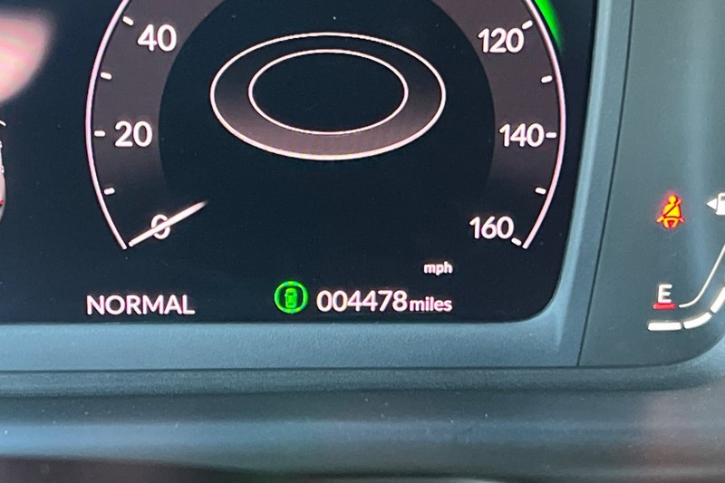 Honda Accord Hybrid Vehicle Full-screen Gallery Image 24