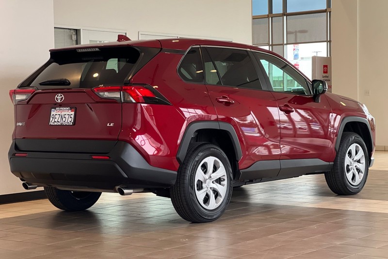 Toyota RAV4 Vehicle Full-screen Gallery Image 04