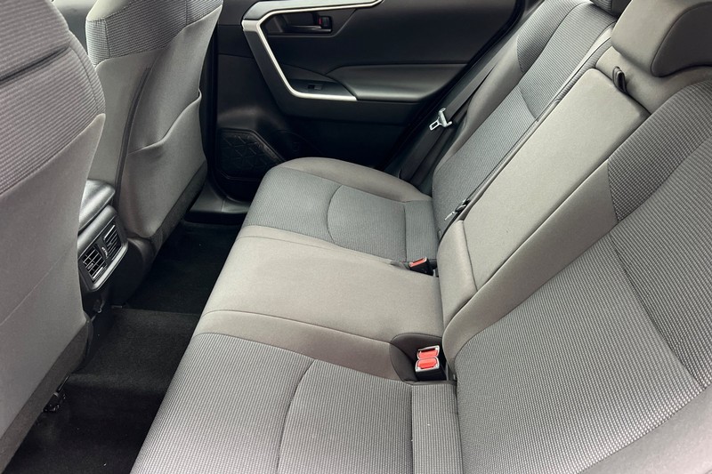 Toyota RAV4 Vehicle Full-screen Gallery Image 12