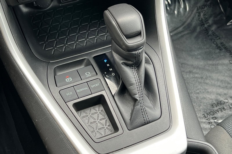 Toyota RAV4 Vehicle Full-screen Gallery Image 21