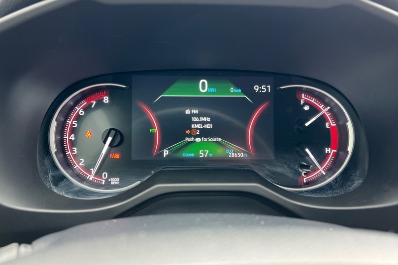 Toyota RAV4 Vehicle Full-screen Gallery Image 23