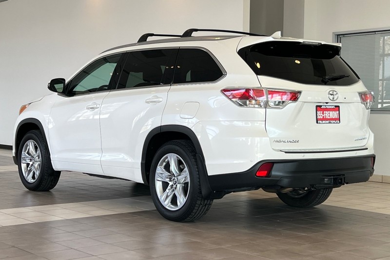 Toyota Highlander Vehicle Full-screen Gallery Image 06