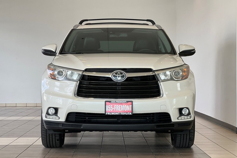 Toyota Highlander Vehicle Full-screen Gallery Image 09