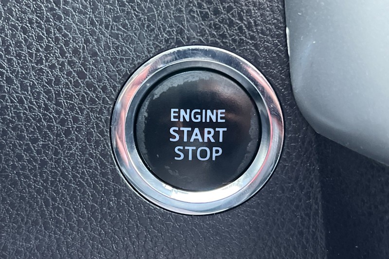 Toyota Highlander Vehicle Full-screen Gallery Image 23